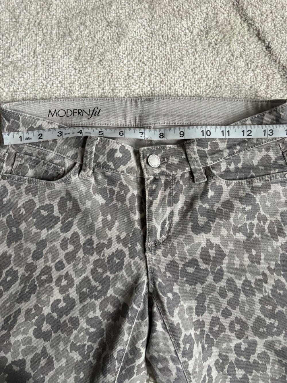 Ann Taylor Modern Fit Gray Leopard Print Skinny Jeans 4P Stretch Ankle - Picture 7 of 7